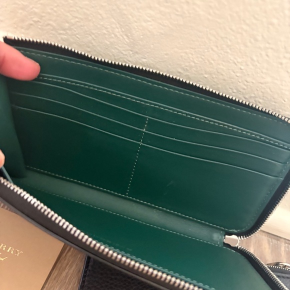 Burberry wallet and coin purse: never used - Picture 2 of 2